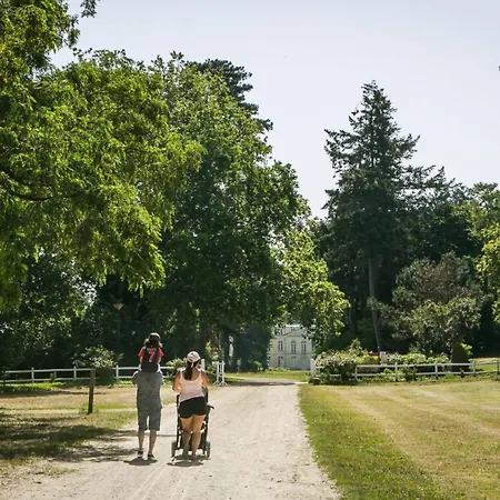 Du Lion D'angers Кемпинг