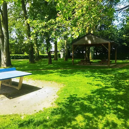 Du Lion D'angers Кемпинг