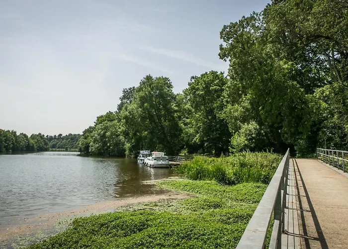 Du Lion D'angers Κάμπινγκ